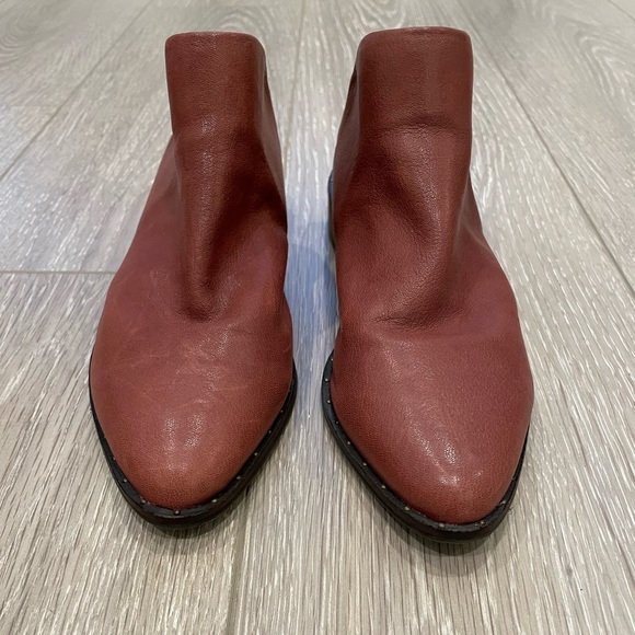 Size 8.5 Lucky Brand slides - Picture 7 of 8